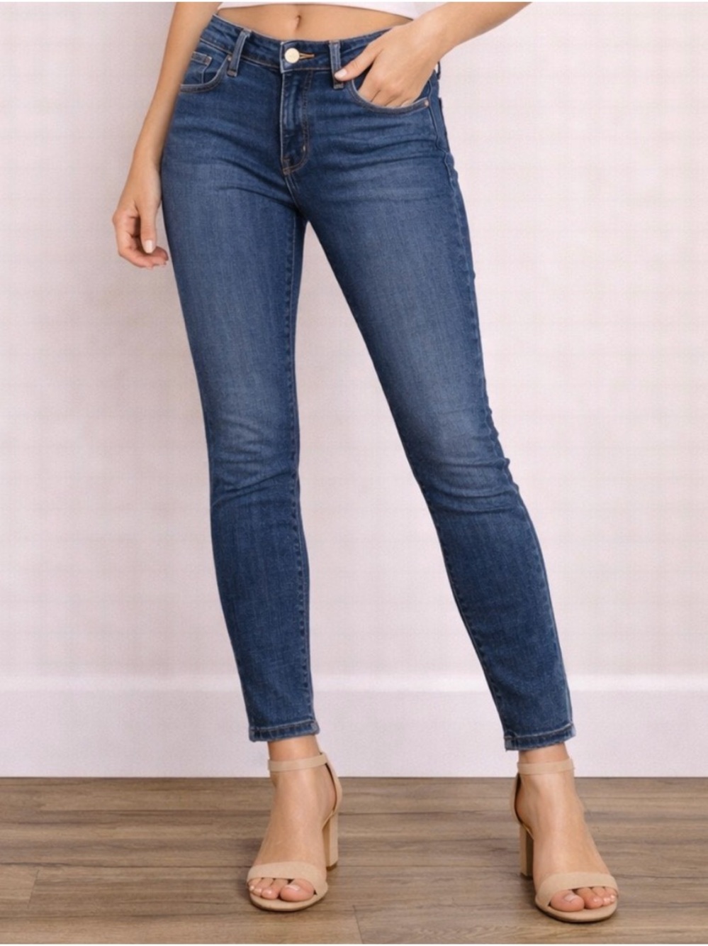 LEVI STRAUSS / CO  Women's Mid Rise Dark Blue Skinny Jeans